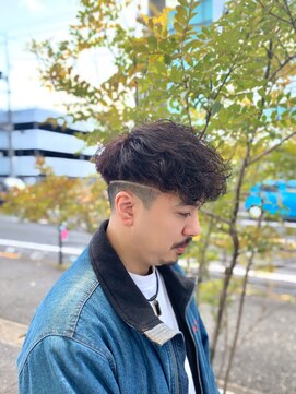 アレーズバイベニボンズ(Alaise by Beni,Bond's) スペインカール×ラインアート