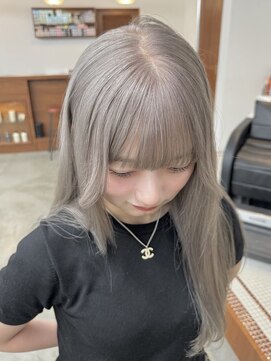 リヴ オオサカ(LIV OSAKA) ホワイトグレージュ/色落ち綺麗/ケアブリーチ/梅田/ハイトーン