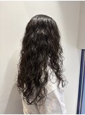 お洒落な雰囲気に♪ロングヘア☆スパイラルパーマ