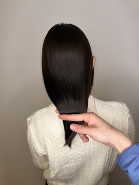 ウミ(umi) 自然にまとまるストレート