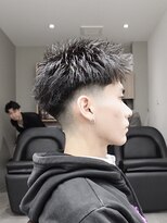 ラック(Luc)&nbsp;ミドルフェード　ジェットモヒカン　アップバング