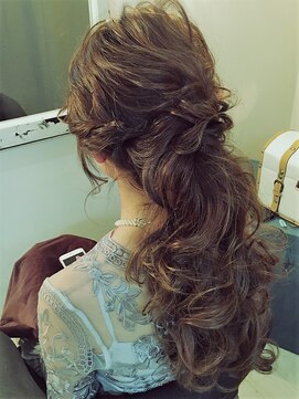 エクー(ECOO) 【　　華やかポニーテール　　】