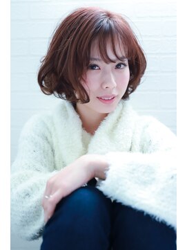 シック(Chic) セシルカットフレンチボブ冬カラー フェザーバング うる艶髪