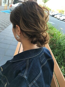 ニキータ(Nikiita) カジュアル シニヨン