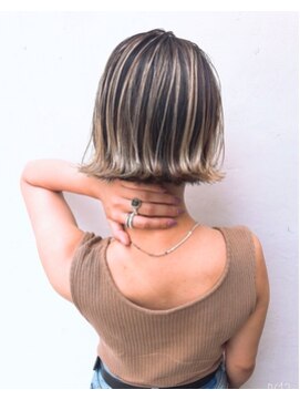 トルネード(TORNADO) 外国人風ボブ ハイライトバレイヤージュ グレージュエアタッチ