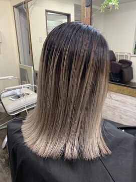 ロール(ROLL) バレイヤージュカラー