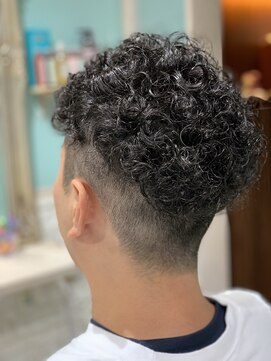 ミエルヘアーエスト 新宿店(mielhair est) 刈り上げ×スパイラルパーマ