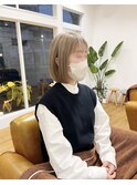ボブ。ベージュ。ダブルカラー。