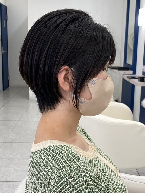 丸みショートヘアピンクベージュカラーミルクティーベージュ