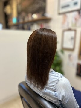 ファミーユ(FAMILLE) ミディアムヘア～うる艶トリートメント～