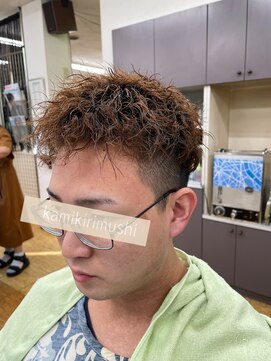 カットクラブ 髪切虫(CUT CLUB 髪切虫) ツイストスパイラルパーマ