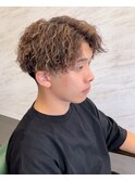 センターパートツイストスパイラルパーマ
