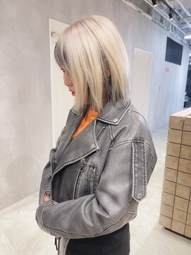 エイト 横浜店(EIGHT) ホワイトブロンド