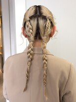 ルアナ 梅田店(Luana)&nbsp;【CHIHOMI】タイトツインヘアセット/結婚式お呼ばれ/大阪梅田