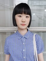 オーオ シカシカ(OOO YY)&nbsp;ワイドバングモードボブ/縮毛矯正で広がりを抑える