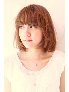 ブーケ(BOUQUET) 肩につく長さで顔周りを軽くしたボブ。
