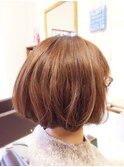 毛先ワンカールのゆるフワボブ