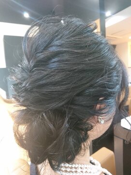 ブリス(VLISS) パーティーアレンジ_簡単アレンジヘアアレンジ