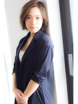 ロミー 本厚木(ROMMY.) 艶感ベージュ イルミナカラー 大人ボブ