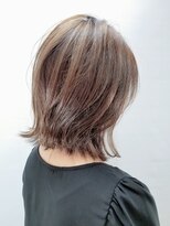 20代30代/ウルフ/シークレットカラー/外ハネ/ミディアムボブ