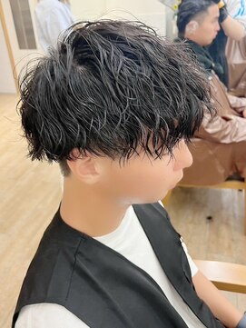 ネオリーブ クーロ メゾン 横浜(Neolive curro Maison) 波巻きスパイラル×ツイストパーマ[メンズ]　ニュアンスパーマ