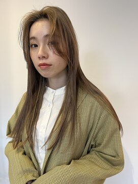 イル(ill) ロング ミルクティーベージュ かきあげバング 大須