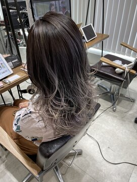 フェリア 渋谷(Feria) 【Feria 渋谷】シルバーバレイヤージュ☆