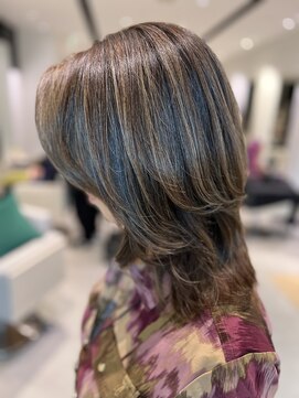 ステア ケース(stair case) 3ヶ月に1度のメンテナンスでOK! 脱白髪染め 極細ハイライト