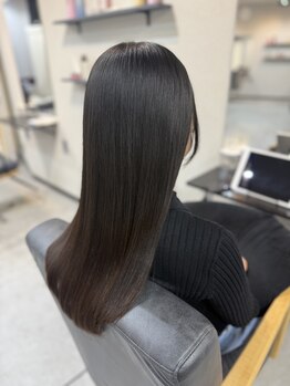 リュクレア(Luclea)の写真/【麻生駅徒歩1分/当日予約◎】ただ伸ばすだけじゃない！柔らかな質感のうる艶ストレートを実現します♪