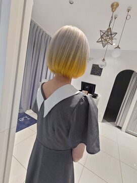 ルクール ヘアー プレジー(Le Coeur HAIR Plaisir) ホワイト×イエロー