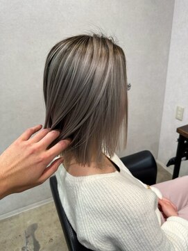 メリー オオサカ(Merly Osaka) 放置できるデザインデザイン!シャドールーツ