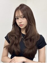 ロムーク 表参道(LOMKH) ミディアムレイヤーロングレイヤーカット顔周りオリーブベージュ