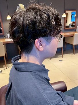 トップヘアー アヴェニュー 刈谷(TOPHAIR Avenue) 初めてパーマをかける方にオススメ、シャドウパーマ