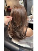柔らかさとツヤ感を重視したレイヤースタイル