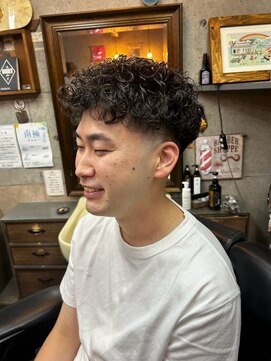 アールズ ヘア(R's hair) MEN’S HAIR/サーフカール/刈り上げセンターパート/印西
