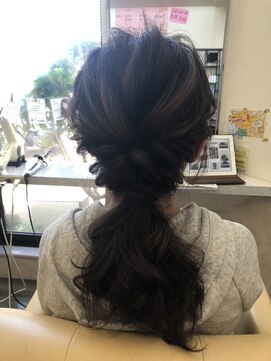 リリカル ヘアオブジェ 華やぎポニーアレンジ