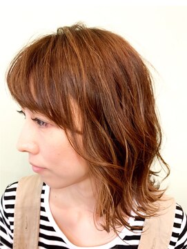 サンディーズ(Sandees) ミディアムレイヤー前髪あり