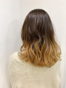 アッシュ 二子玉川店(Ash) グラデーションカラー　クリアベージュ