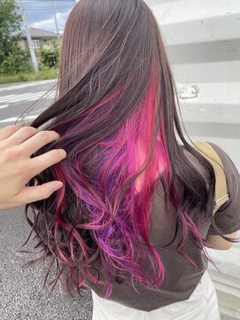 ホワイト(WHITE HAIR@NICOLA) ピンク・バイオレットのインナーカラー