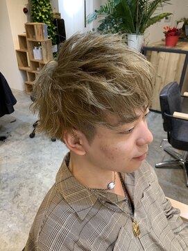 エルオム(EL.HOMME) 【MITSU】ホワイトグレージュ×ツーブロック刈り上げショート