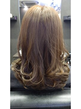 ヘアーサロン リーベ 東久留米店(Hair Salon Liebe) インナーイエロー