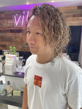 バイブス バイ ケンジ(vibes by KENJE) ウルフカット　スパイラルパーマ