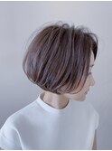 前下がりボブ＆グレージュカラー