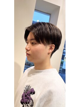 ミミ(Mimi) 刈り上げセンターパート