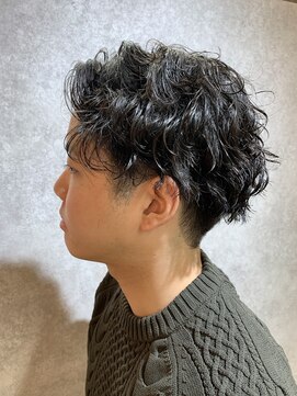 ラルス(Larus) MEN’S HAIR/ブルーブラック/フェザーパーマ/本八幡