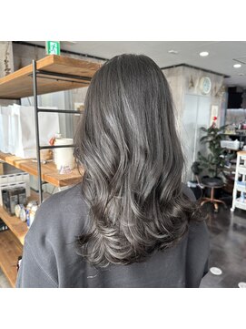 トゥーミー(to mee) ダークグレージュ♪