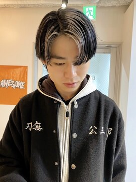 ルーム(Loom.) コントラストハイライトセンターパートマッシュスタイル