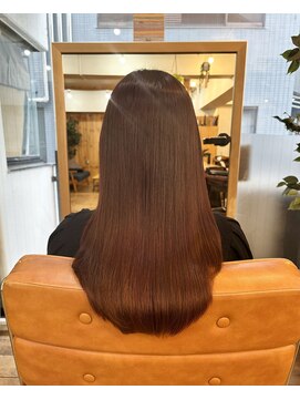 エルムトウキョウ(ELM Tokyo) 赤みが可愛い酸性ストレートの艶髪