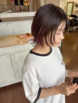 メグル(MEGURU,) レイヤーボブ/ピンクハイライト