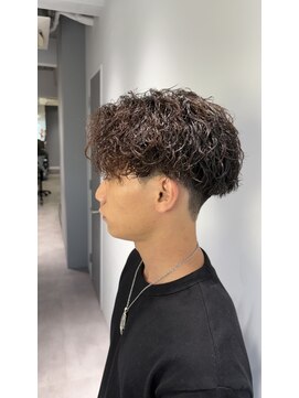 パーク バイ クリーム 大宮(PARK by CREAM) 【センターパート×縦落ちツイストスパイラルパーマ】